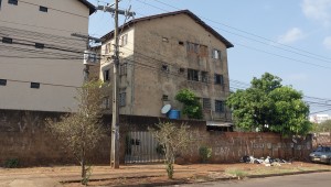 Moradores do Carandiru recorrem à ligação clandestina após corte da energia elétrica