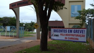 Professores da UFMS se mobilizam e greve divide opinião dos estudantes