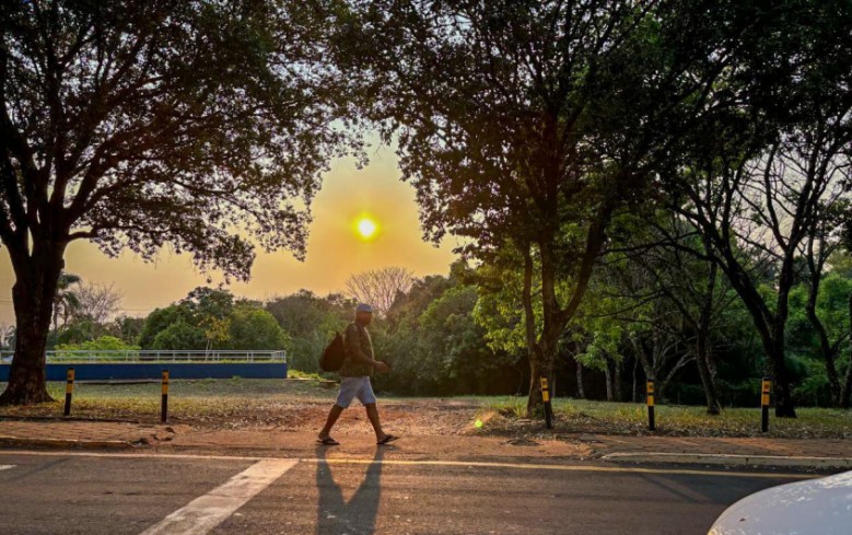 Onda de calor provoca umidade do ar abaixo de 12% em Campo Grande