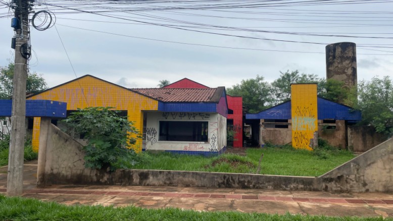 Obra de Emei inacabada no bairro Jardim Anache