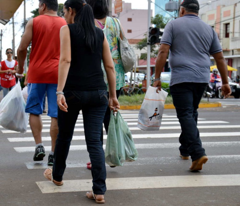 Bens de consumo duráveis endividam quase 70% na capital