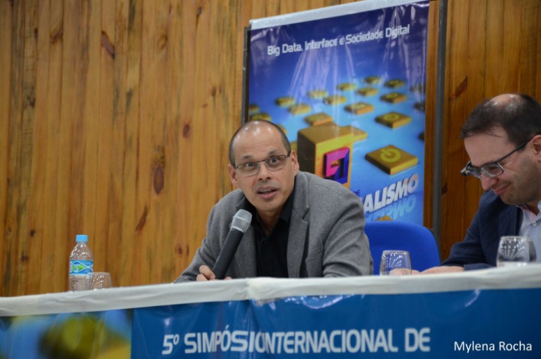 Palestra do pesquisador Walter Lima no 5º Simpósio Internacional de Ciberjornalismo