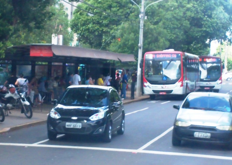 População diz que preço é caro e o serviço ruim