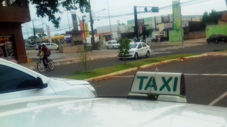 Proibição do Uber serve para preservar a legalidade dos taxistas