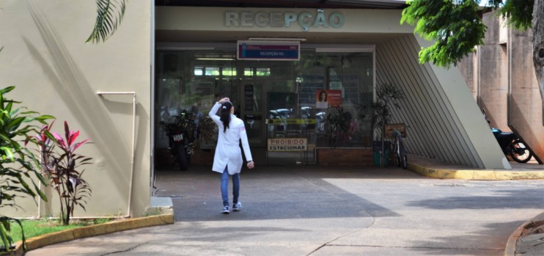 Uso do jaleco fora de hospital é frequente e causa risco à saúde dos pacientes