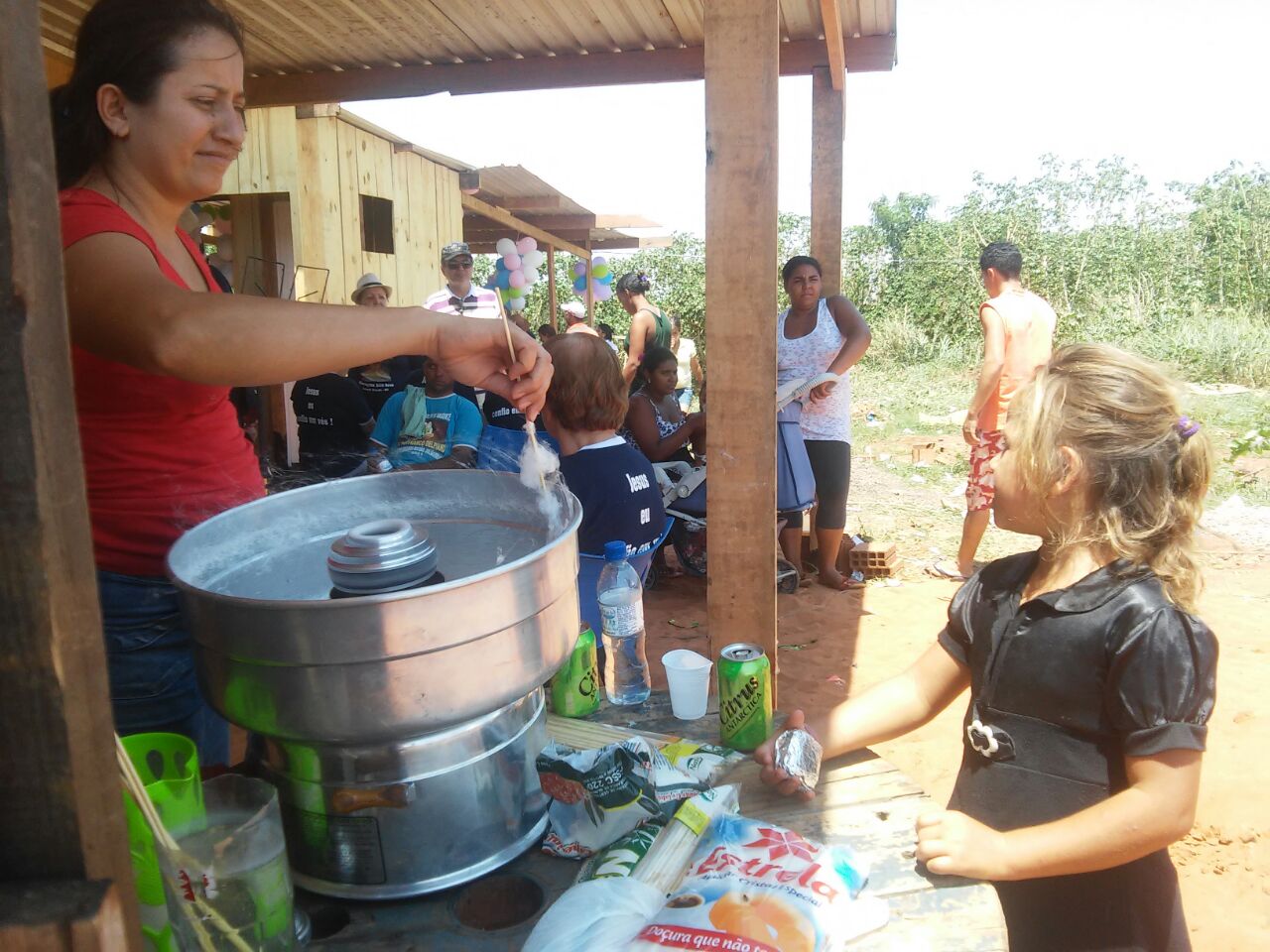 Comunidade se une contra abandono na Cidade de Deus